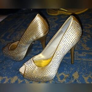 Jennifer López Champagne crystal open toe pumps 6.5